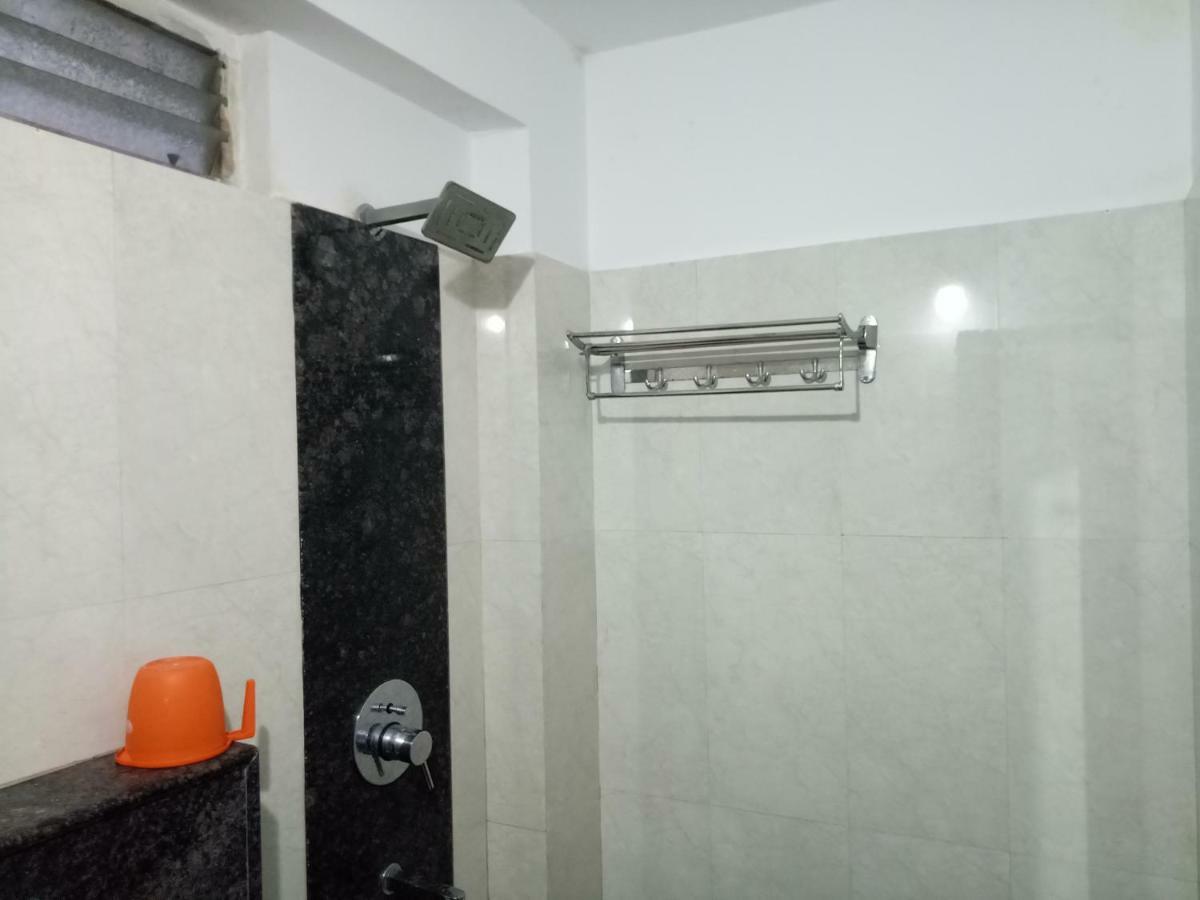 Assam Jatri Niwas Hotel Puri Buitenkant foto