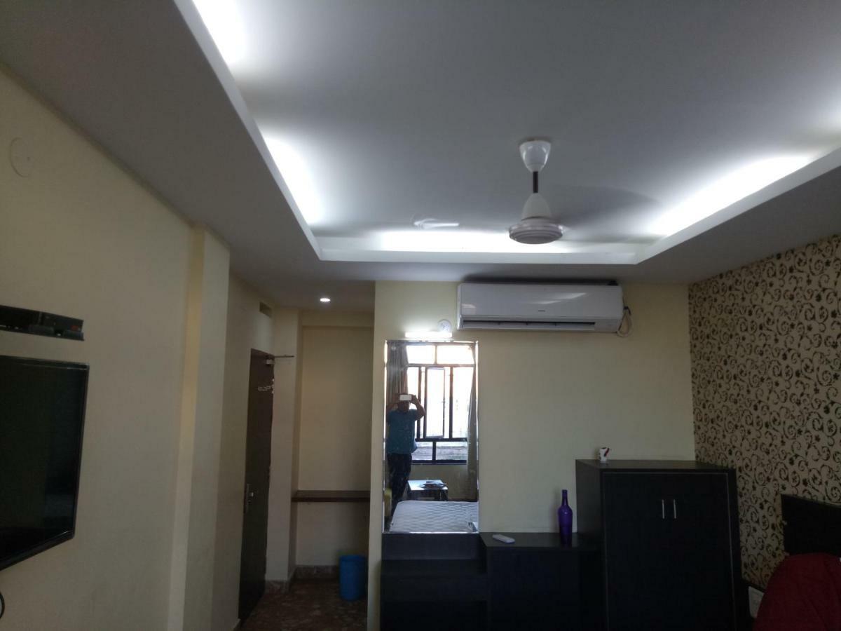 Assam Jatri Niwas Hotel Puri Buitenkant foto
