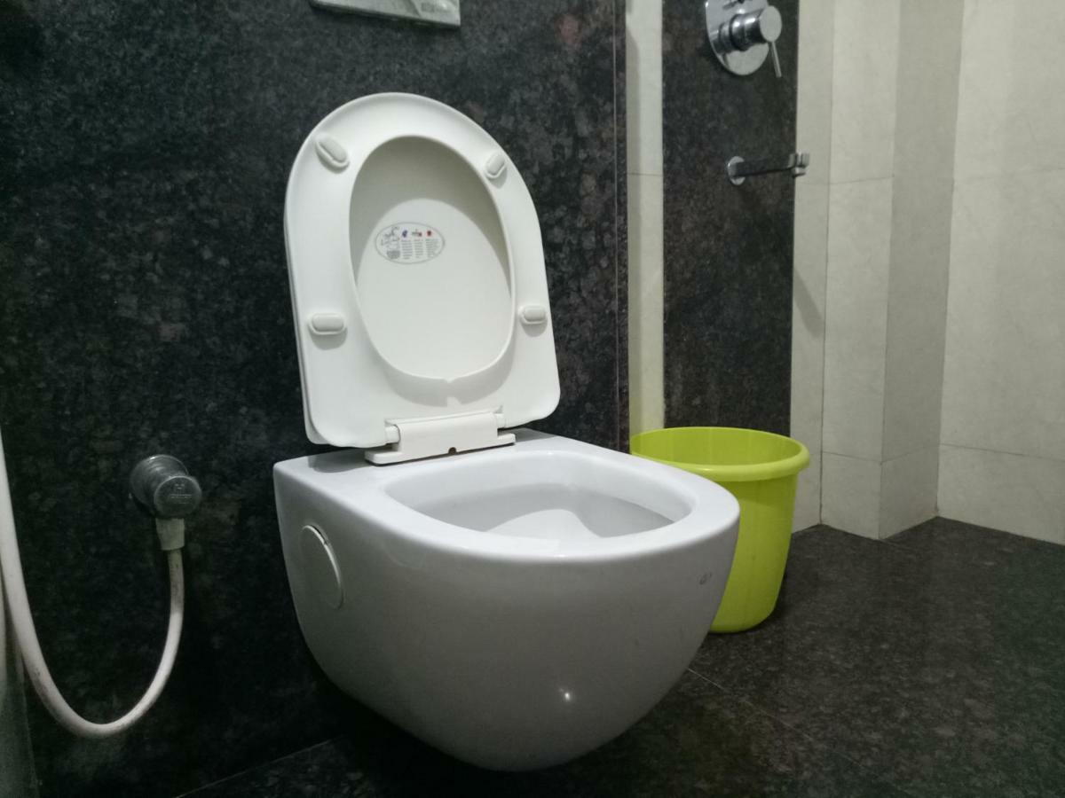 Assam Jatri Niwas Hotel Puri Buitenkant foto