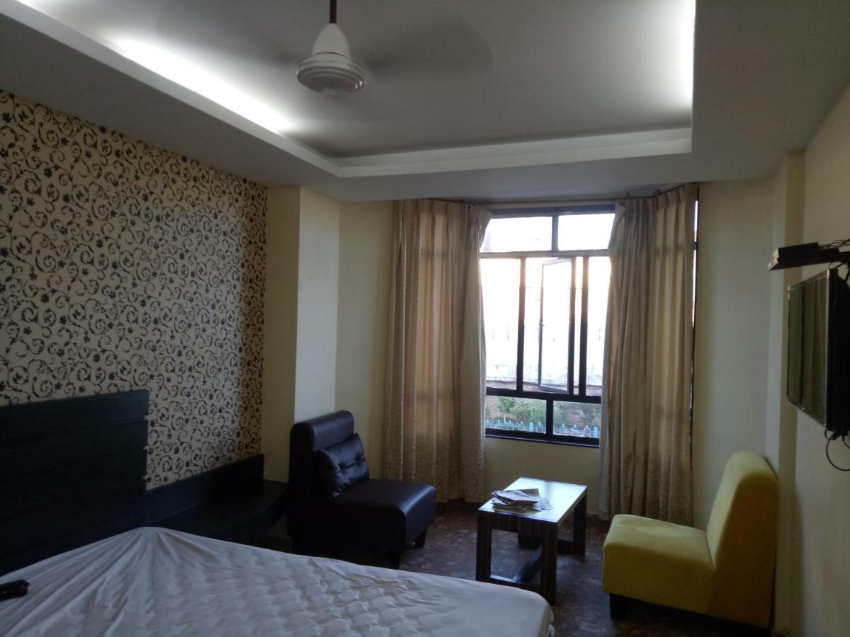 Assam Jatri Niwas Hotel Puri Buitenkant foto